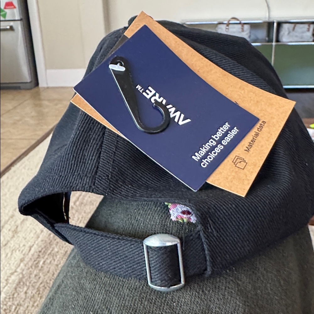Hat - Picture 3 of 3
